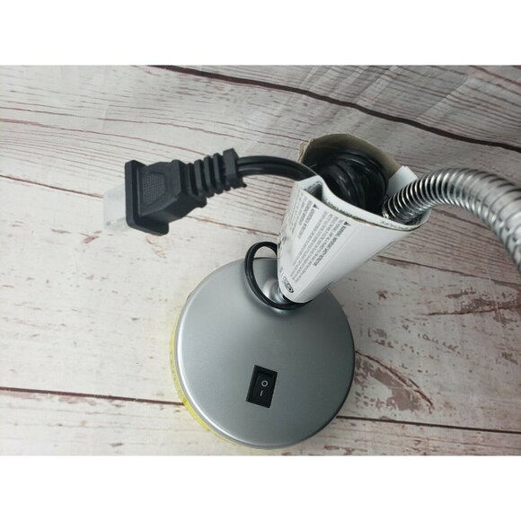 Mainstays Silver LED Desk Lamp – 3.5W Flexible Gooseneck, Long-Lasting Light - Picture 3 of 11